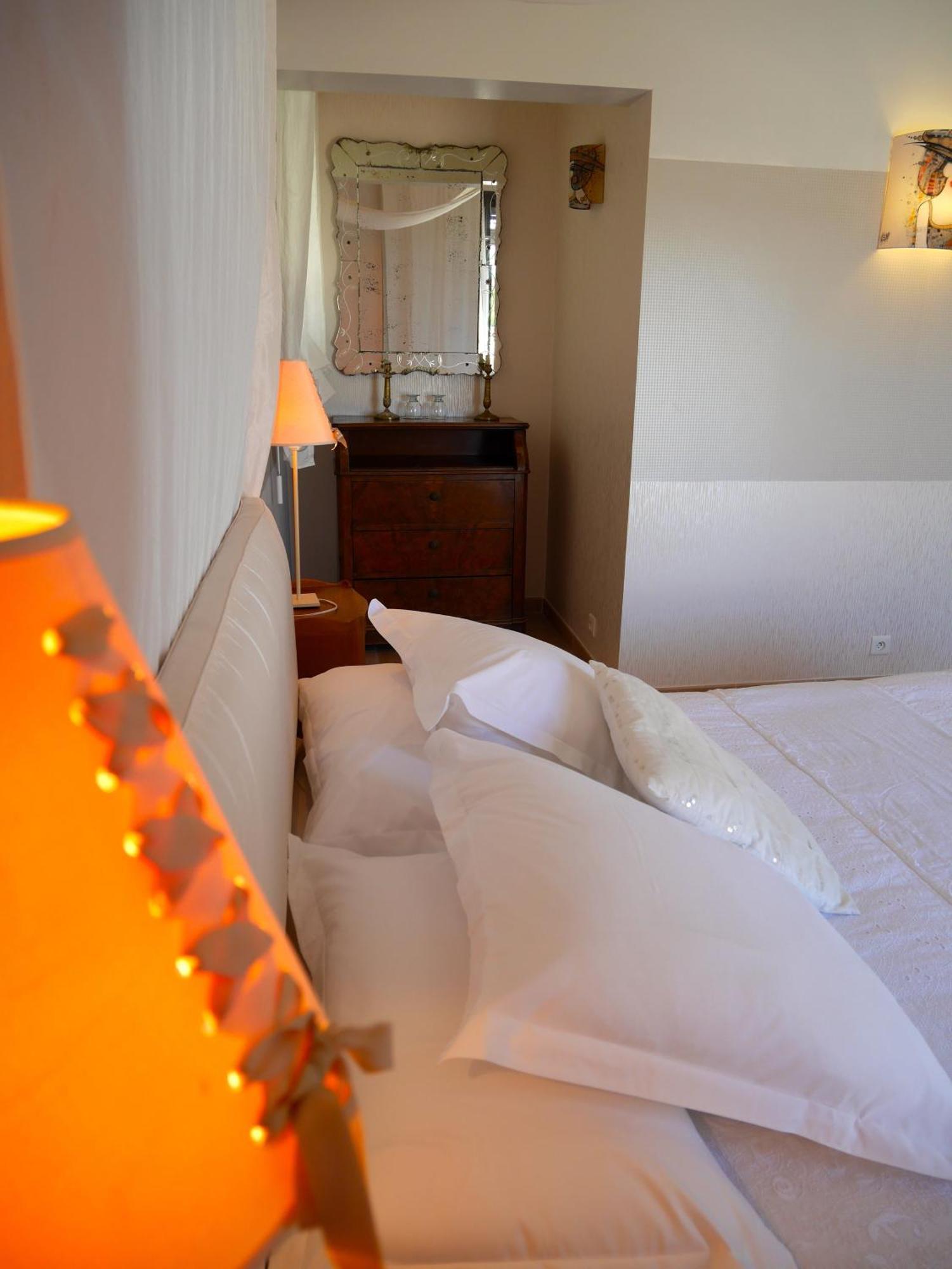류넬 Le Relais D'Angelique B&B 객실 사진