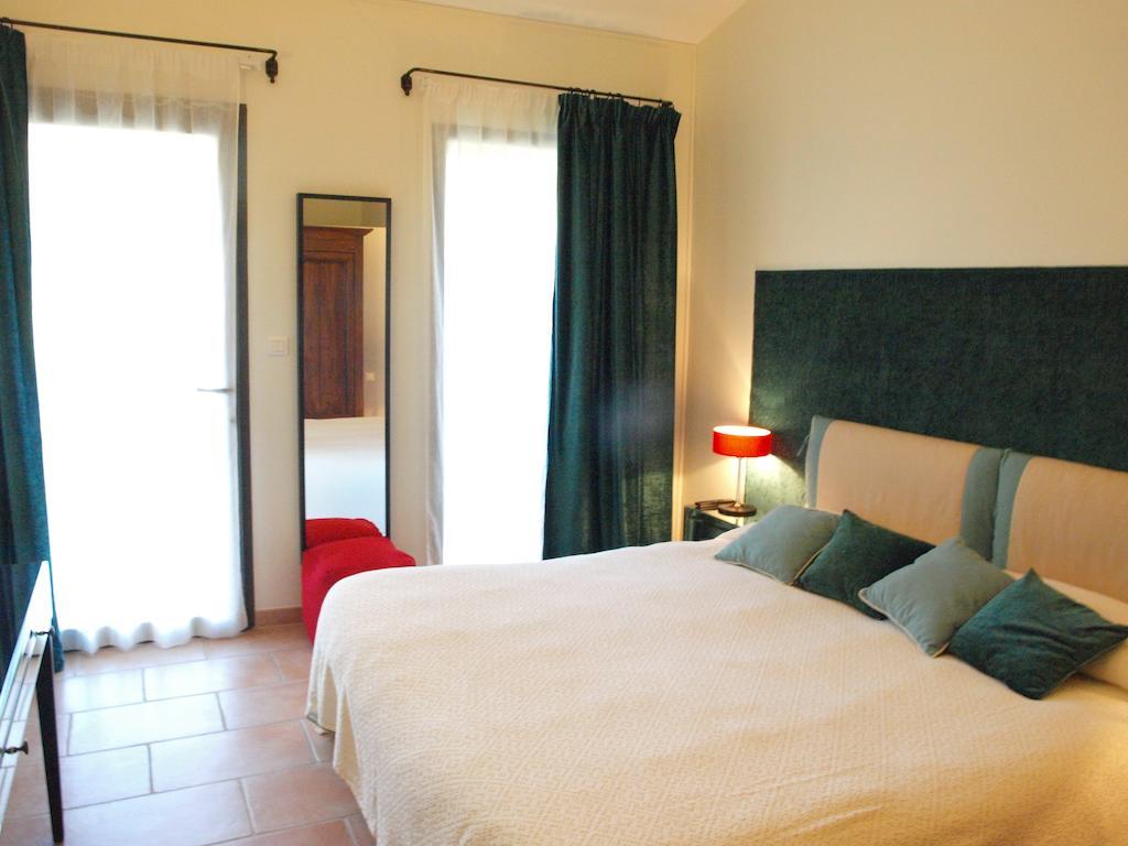 류넬 Le Relais D'Angelique B&B 객실 사진